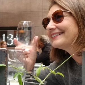 Meet your Posher, Cynthia
